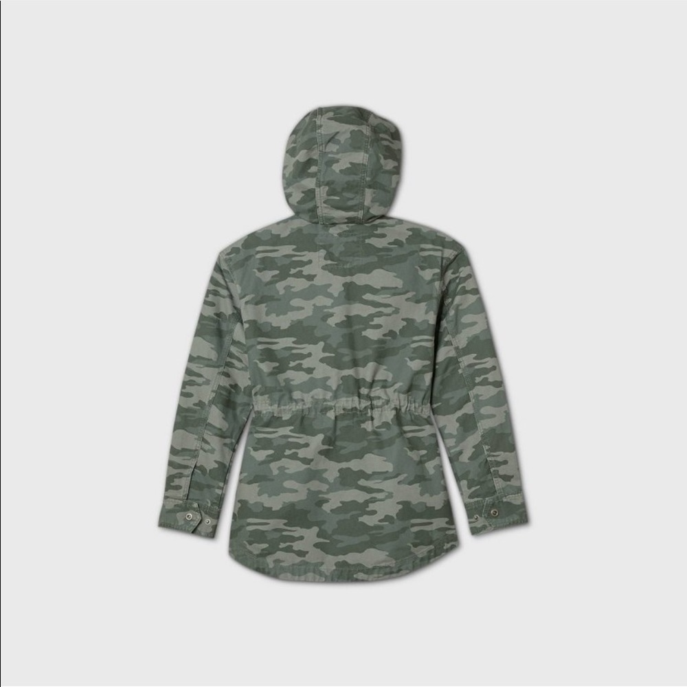 ✨ Universal Thread Camo Jacket ✨ - Picture 2 of 4
